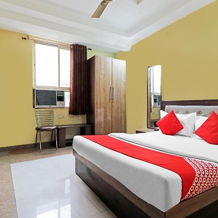 Capital O Royal Inn Near Laskar Gwalior Buitenkant foto