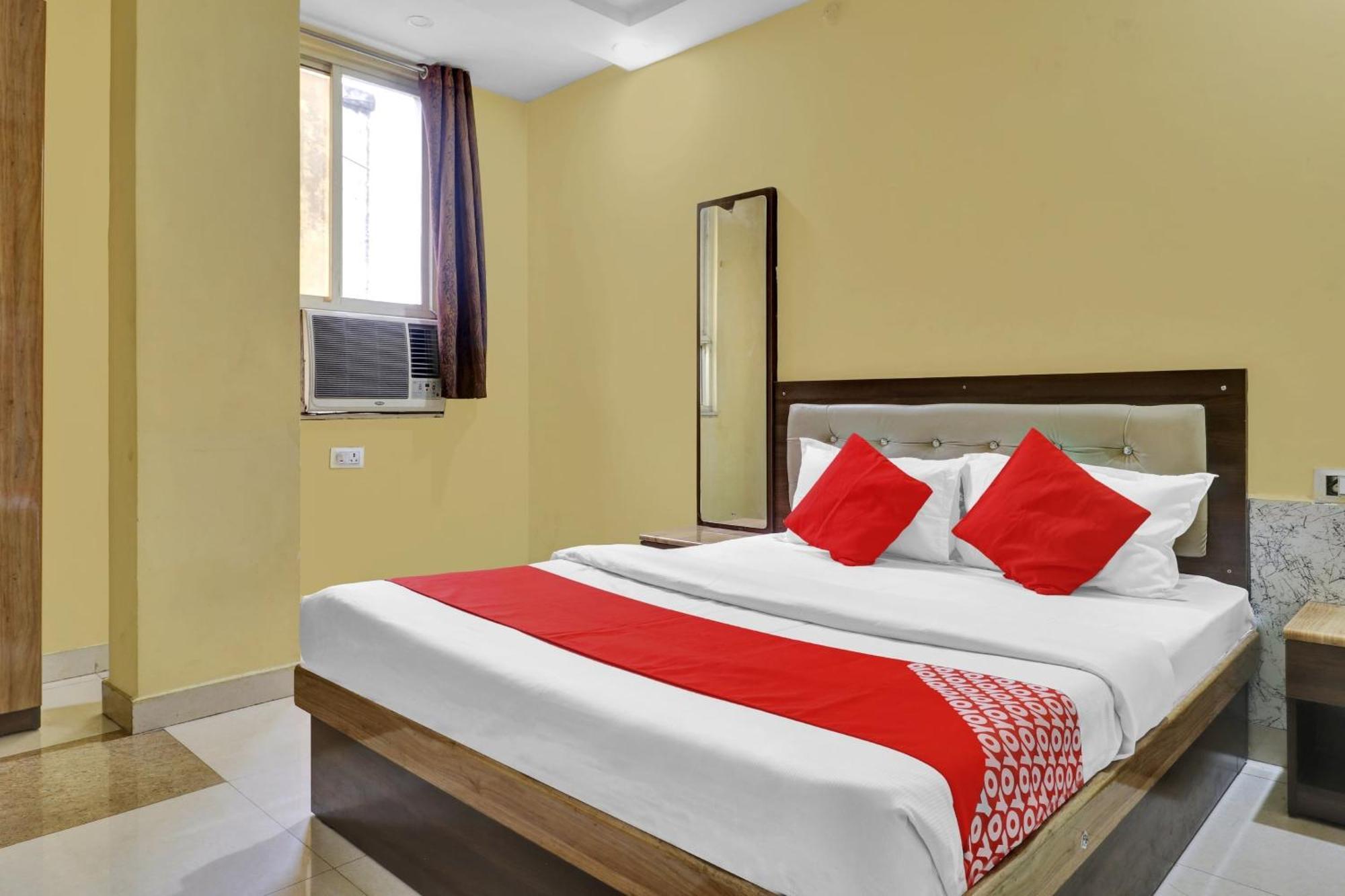 Capital O Royal Inn Near Laskar Gwalior Buitenkant foto